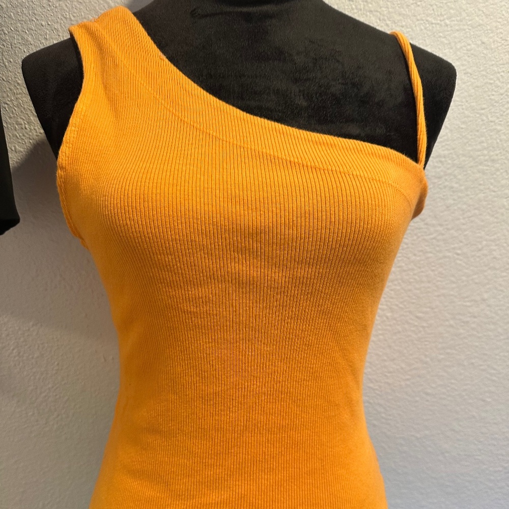 Free People we the Free off the shoulder Ribbed Top. NWOT